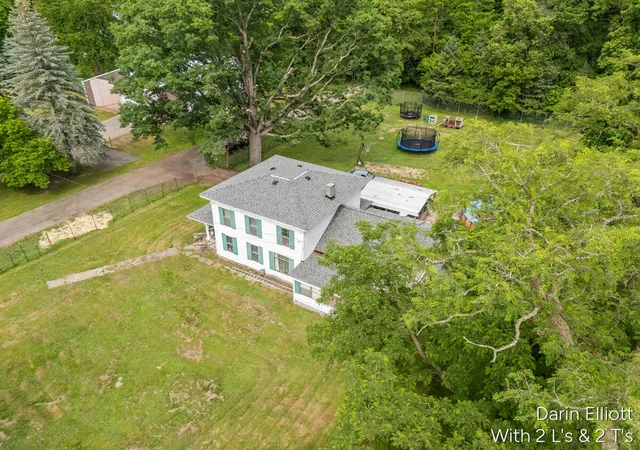 Homes for sale in Lyons, MI | 925 E Isham St, Lyons, MI 48851 | MLS# 70538178