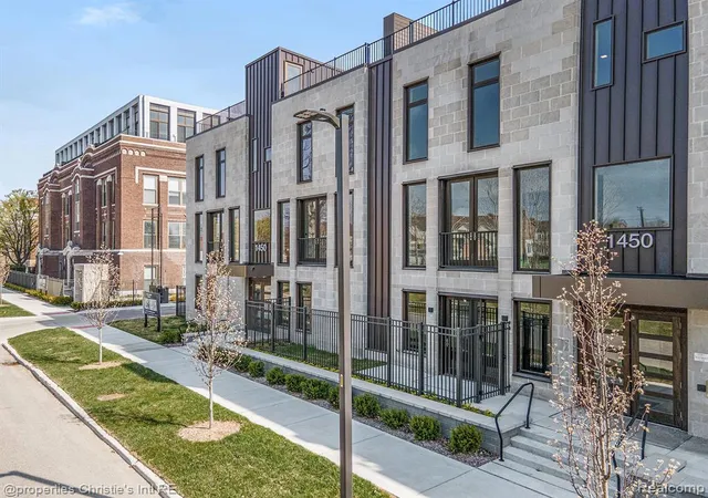1st image of 1450 Townsend St, Detroit, MI 48214 | MLS# 60963683