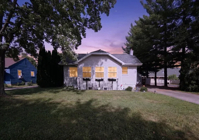 Photo 1 of Single family home for sale at 1023 Evanston Dr, Jackson, MI 49202 | MLS# 70539157 | Listing updated on 2026-08-27