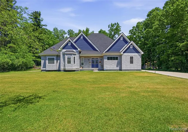 image of 25212 Edgemont Dr, Southfield, MI 48033 | MLS# 61006794