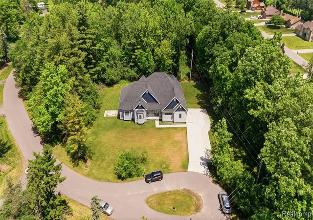 image of 25212 Edgemont Dr, Southfield, MI 48033 | MLS# 61006794