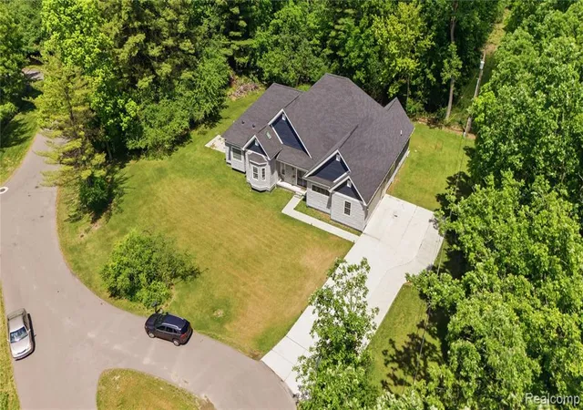 image of 25212 Edgemont Dr, Southfield, MI 48033 | MLS# 61006794