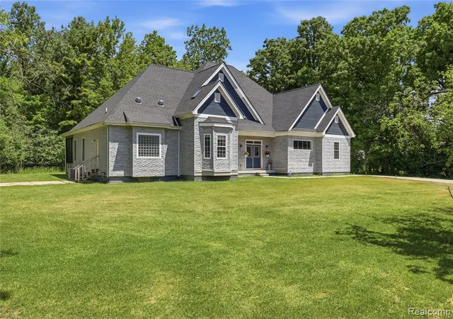 image of 25212 Edgemont Dr, Southfield, MI 48033 | MLS# 61006794