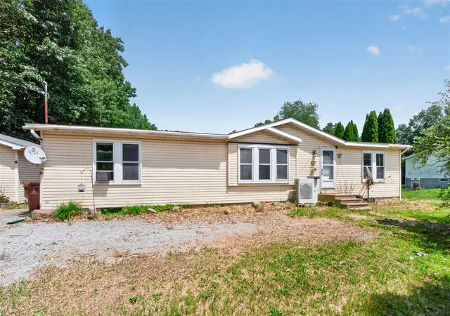 Photo 2 of Single family home for sale at 6455 Jordan Rd, Jackson, MI 49201 | MLS# 70542848 | Listing updated on 2026-08-26