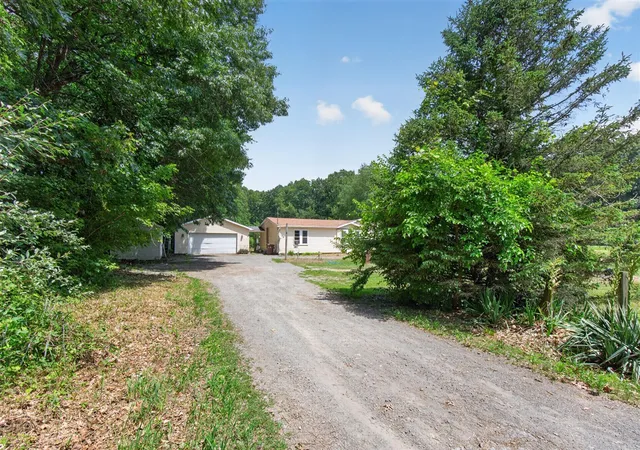 Photo 3 of Single family home for sale at 6455 Jordan Rd, Jackson, MI 49201 | MLS# 70542848 | Listing updated on 2026-08-26