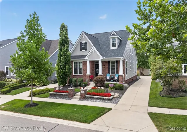 Photo 2 of Sale Pending at 719 Hickory St, Milford, MI 48381 1606 | MLS# 61023894 | Listing updated on 2026-09-13