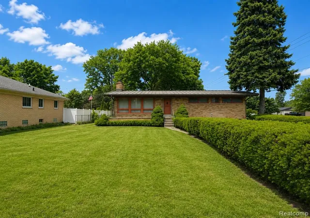 Photo 2 of Single family home for sale at 25887 Curie Ave, Warren, MI 48091 3831 | MLS# 61000134 | Listing updated on 2026-09-13