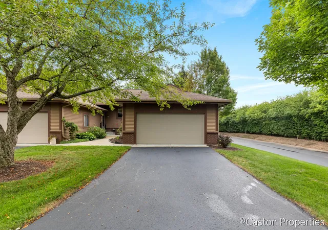 Photo 3 of Sale Pending at 642 Bradford Pl, Grand Rapids, MI 49525 | MLS# 70552458 | Listing updated on 2026-08-27