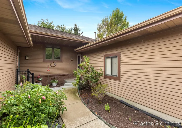 Listing Photo 5 - Condo for sale in building located at 642 Bradford Pl, Grand Rapids, MI 49525