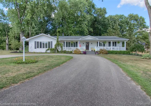 1st image of 1500 Duff Ln, Milford, MI 48381 | MLS# 61022702