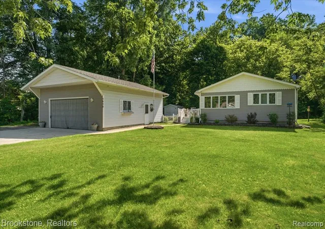 Homes for sale in Fort Gratiot, MI | 3850 State Rd, Fort Gratiot, MI 48059 | MLS# 61007996