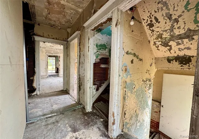 3rd image of 1038 Marston St, Detroit, MI 48211 | MLS# 60400220