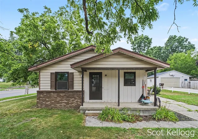 Photo 2 of Multi family home for sale at 3822 3824 Burlingame Ave, Wyoming, MI 49509 | MLS# 70550982 | Listing updated on 2026-08-12