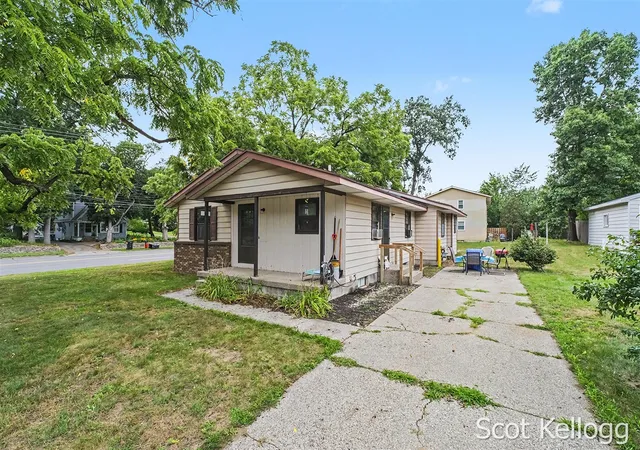 Photo 3 of Multi family home for sale at 3822 3824 Burlingame Ave, Wyoming, MI 49509 | MLS# 70550982 | Listing updated on 2026-08-12