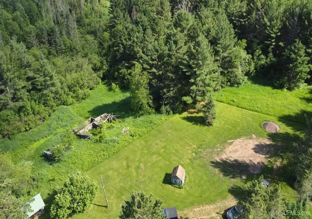 Homes for sale in Bruce Crossing, MI | 14504 Lepponen Rd, Bruce Crossing, MI 49912 | MLS# 50212871