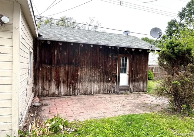 Homes for sale in Hazel Park, MI | 1455 E George Ave, Hazel Park, MI 48030 2615 | MLS# 60996114