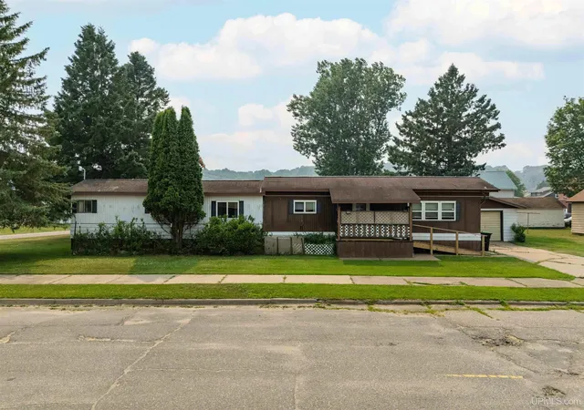 Photo 1 of Single family home for sale at 352 E 2nd Street, Caspian, MI 49915 | MLS# 50215553 | Listing updated on 2026-09-03