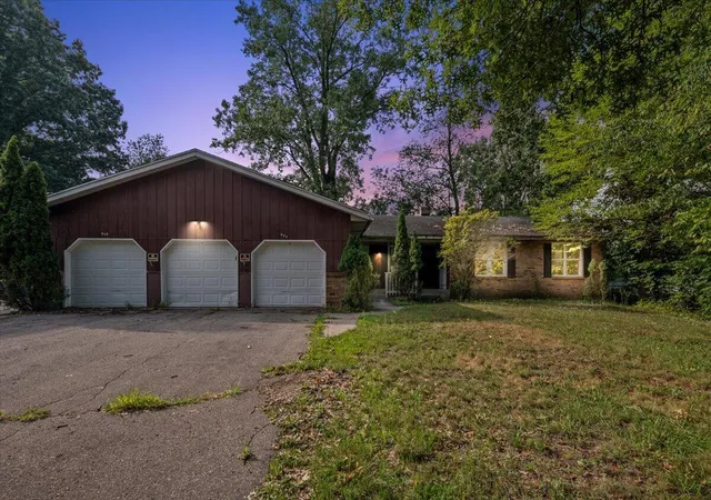 Multi family home for sale at 944 Lancashire Ct, Grand Rapids, MI 49508-2447 | MLS# 70551142
