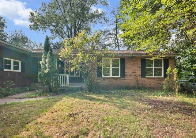 Photo 2 of Multi family home for sale at 944 Lancashire Ct, Grand Rapids, MI 49508 | MLS# 70551142 | Listing updated on 2026-08-31