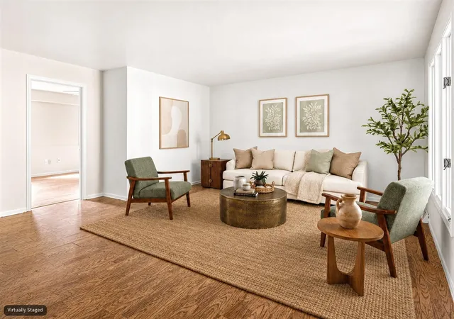 Listing Photo 5 - Condo for sale in building located at 944 Lancashire Ct, Grand Rapids, MI 49508