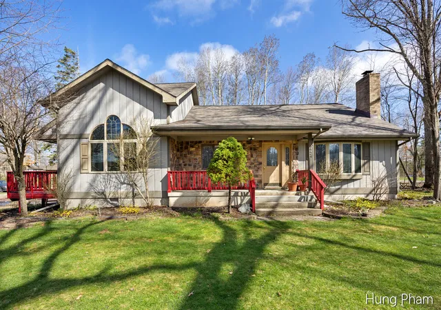 Homes for sale in Stanwood, MI | 7724 W Lake Dr, Stanwood, MI 49346 | MLS# 70526400