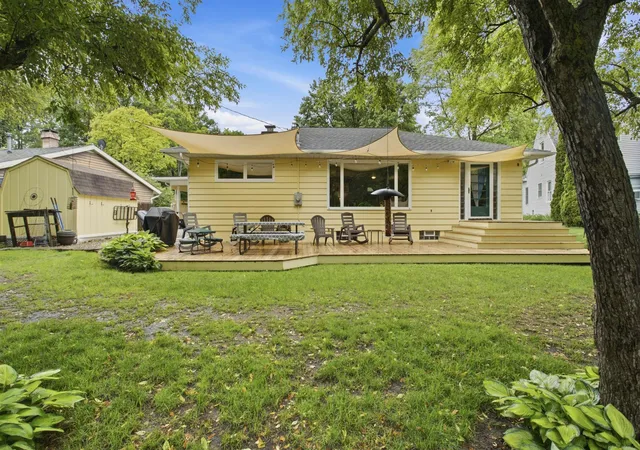 Homes for sale in Port Huron, MI | 728 Lakeview Dr, Port Huron, MI 48060 | MLS# 50214039