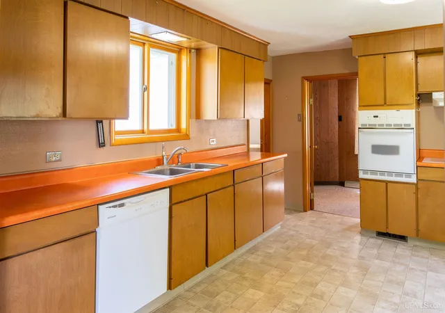 Photo 4 of Single family home for sale at 56902 Hecla St, Calumet, MI 49913 | MLS# 50219056 | Listing updated on 2026-09-23