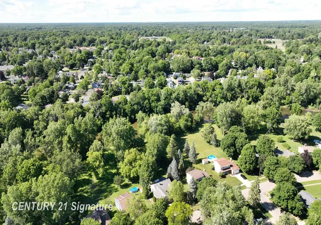 Homes for sale in Flushing, MI | 217 Dutch Mill Dr, Flushing, MI 48433 | MLS# 50213178