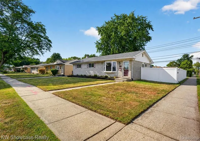 Photo 3 of Single family home for sale at 32118 Block St, Garden City, MI 48135 1503 | MLS# 61025521 | Listing updated on 2026-09-12