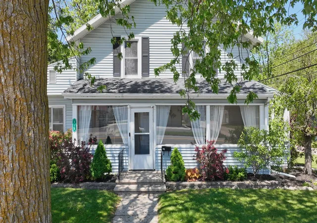 Homes for sale in Ithaca, MI | 115 E Emerson St, Ithaca, MI 48847 | MLS# 70536310