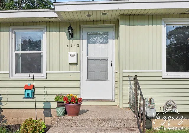 Photo 2 of Sale Pending at 4113 Heron Ave, Wyoming, MI 49509 | MLS# 70552203 | Listing updated on 2026-08-25