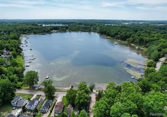 Homes for sale in Hartland, MI | 1494 Maxfield Rd, Hartland, MI 48353 | MLS# 60999727