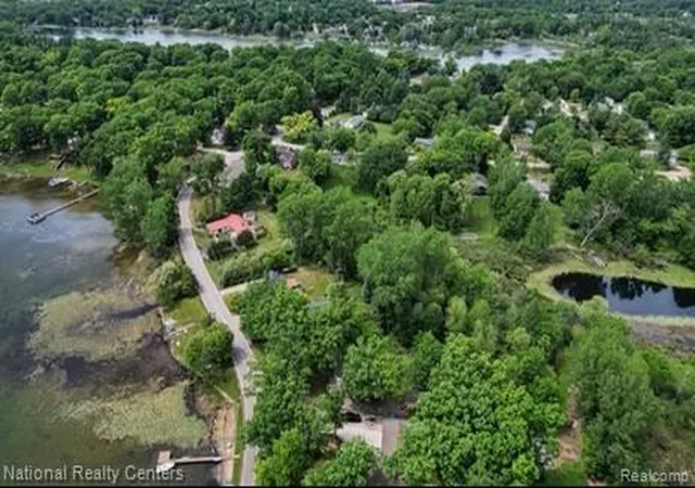 Homes for sale in Hartland, MI | 1494 Maxfield Rd, Hartland, MI 48353 | MLS# 60999727