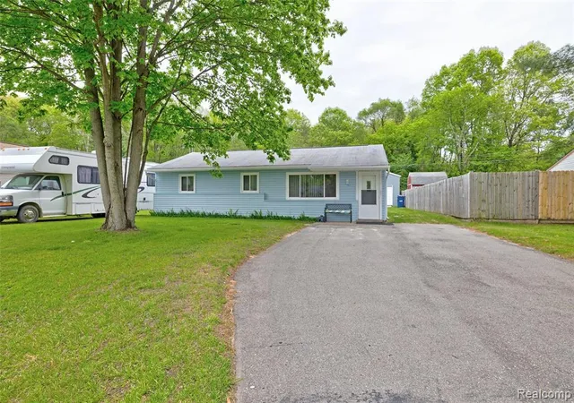 3rd image of 1601 Michael St, Ortonville, MI 48462 | MLS# 60995633
