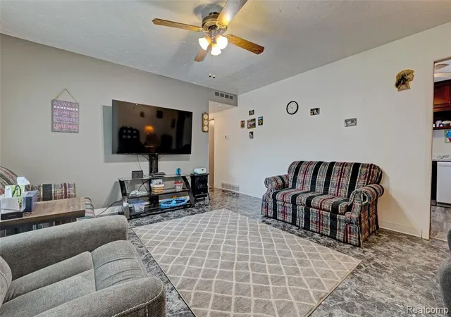 5th image of 1601 Michael St, Ortonville, MI 48462 | MLS# 60995633