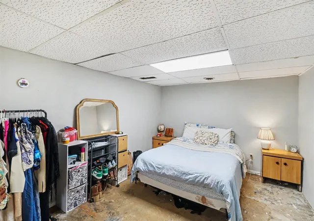 Photo 3 of Sale Pending at 2034 Royce Ave, Kalamazoo, MI 49001 | MLS# 70538109 | Listing updated on 2026-07-08