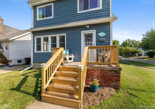 Photo 2 of Sale Pending at 34604 Chestnut St, Wayne, MI 48184 | MLS# 61010764 | Listing updated on 2026-08-17