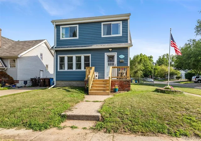 Photo 3 of Sale Pending at 34604 Chestnut St, Wayne, MI 48184 | MLS# 61010764 | Listing updated on 2026-08-17