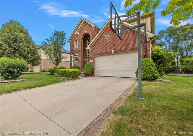 Photo 4 of Single family home for sale at 24354 Amanda Ln, Novi, MI 48375 | MLS# 61022855 | Listing updated on 2026-09-05