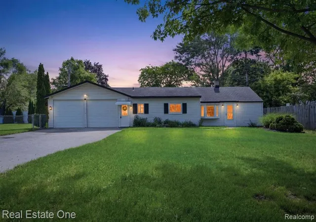 Homes for sale in Rochester Hills, MI | 3003 Longview Ave, Rochester Hills, MI 48307 | MLS# 61005012