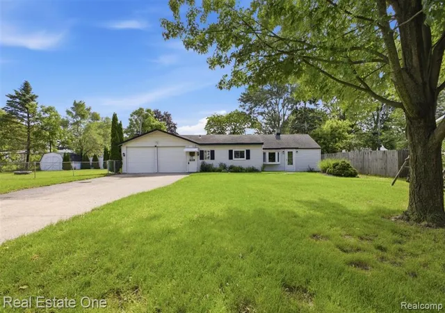Homes for sale in Rochester Hills, MI | 3003 Longview Ave, Rochester Hills, MI 48307 | MLS# 61005012