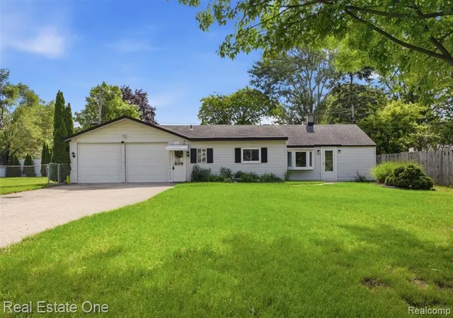 Homes for sale in Rochester Hills, MI | 3003 Longview Ave, Rochester Hills, MI 48307 | MLS# 61005012