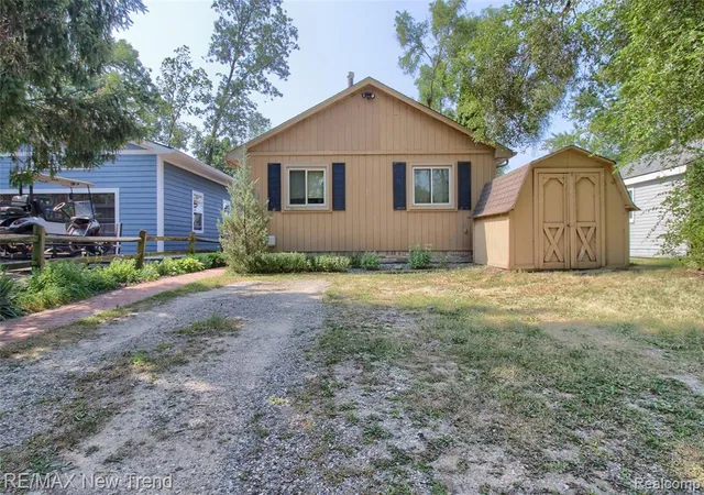 Photo 2 of Single family home for sale at 2475 Jackson Blvd, Highland, MI 48356 1545 | MLS# 61025425 | Listing updated on 2026-08-30