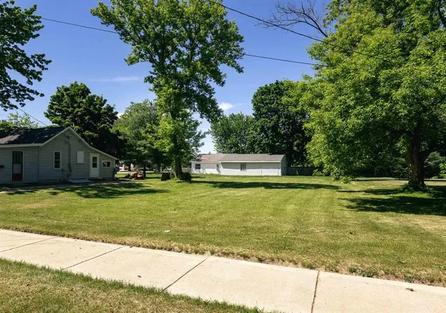 Homes for sale in Sparta, MI | 19 Carrie St, Sparta, MI 49345 | MLS# 70538003