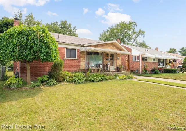 2nd image of 28711 Kathryn St, Garden City, MI 48135 | MLS# 61018911