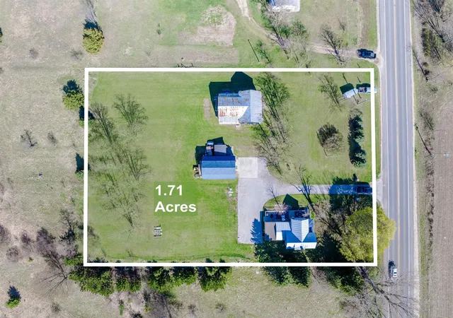 3rd image of 3105 Supply Rd, Traverse City, MI 49696 | MLS# 80067764