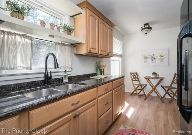 Photo 4 of Sale Pending at 5515 Clinton River Dr, Waterford, MI 48327 2524 | MLS# 61023646 | Listing updated on 2026-08-28