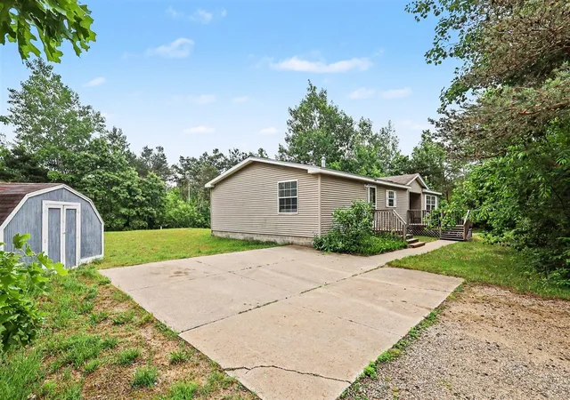 Homes for sale in Grand Haven, MI | 12399 Katherine Ct, Grand Haven, MI 49417 | MLS# 70537939