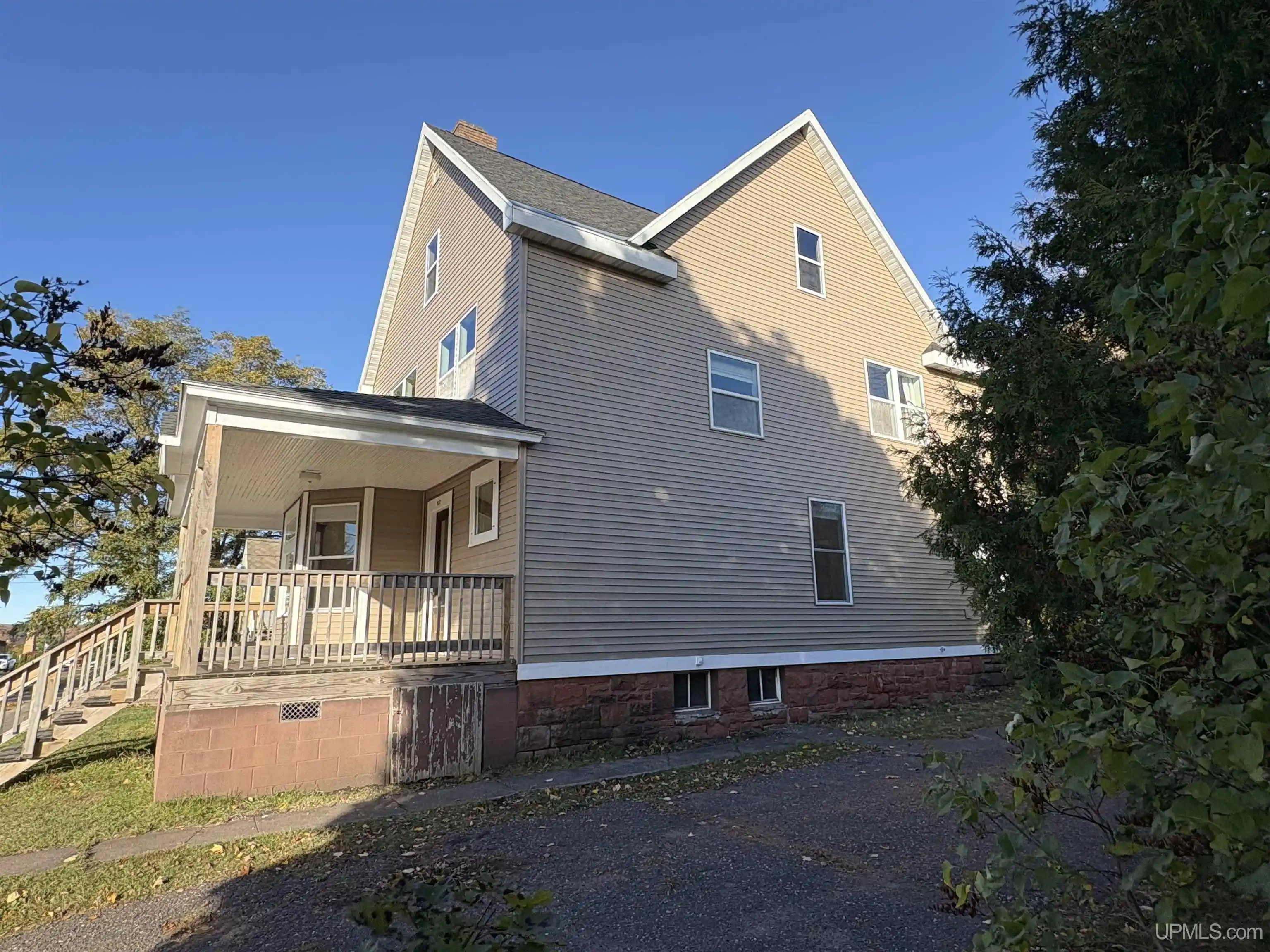 Single family home for sale at 937 Quincy St, Hancock, MI 49930 | MLS# 50225271