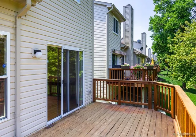 Photo 37 of Condo for sale at 487 N Oak Dr, Commerce Township, MI 48390 | MLS# 61009686 | Listing updated on 2026-08-03